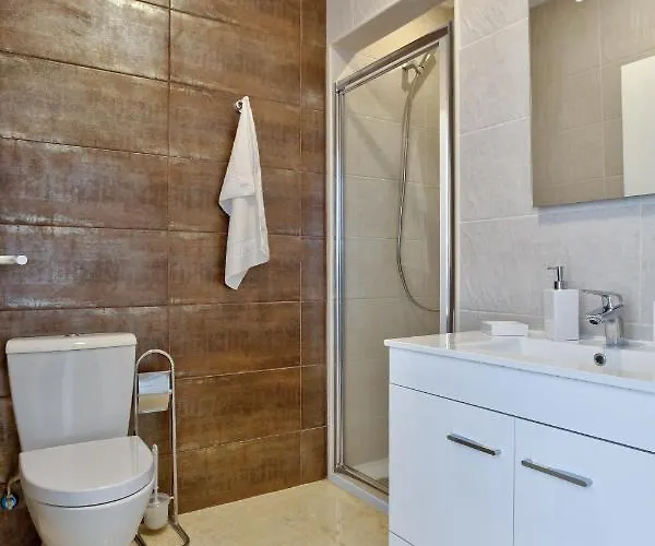 Casa Sunset - Beautiful In The Centre Of With Roof Terrace Daire Alvor