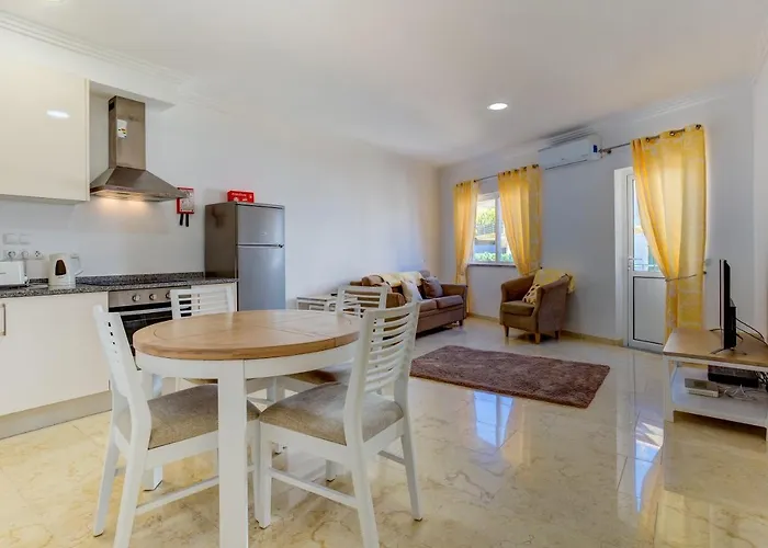 Daire Casa Sunset - Beautiful In The Centre Of With Roof Terrace Alvor